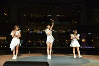 GALETTeによるミニライブの様子。