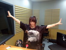 「大森靖子 ミッドナイト清純異性交遊ラジオ」収録現場での大森靖子。