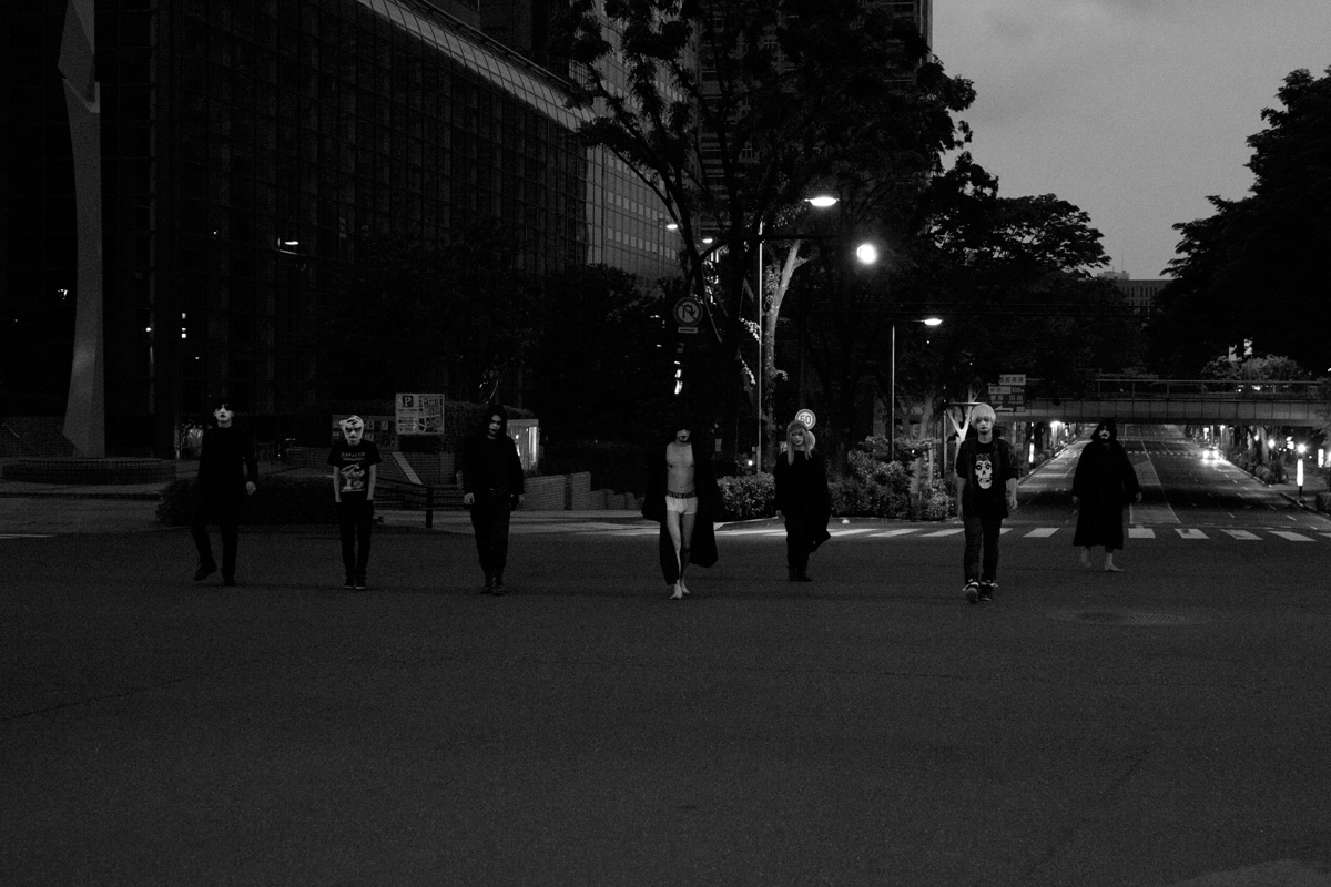 Vampillia×戸川純「lilac」がMVに、“いいにおいのする”企画10周年公演も