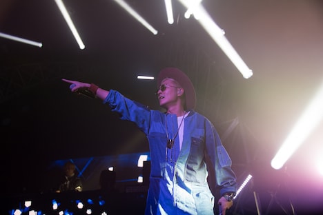 「Dancing Planet」にサプライズゲストとして登場したVERBAL。 （Photo by GAKU MAEDA）