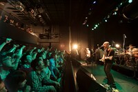 eastern youth「極東最前線 / 巡業2015～ボトムオブザワールド人間達～」cube garden公演の様子。（撮影：平川啓子）