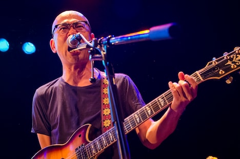 吉野寿（Vo, G）（撮影：平川啓子）