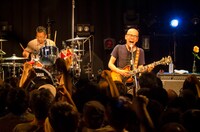 eastern youth「極東最前線 / 巡業2015～ボトムオブザワールド人間達～」cube garden公演の様子。（撮影：平川啓子）