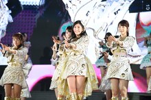「AKB48 41stシングル 選抜総選挙～順位予想不可能、大荒れの一夜～」第1部コンサートの様子。 (c)AKS