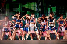 「AKB48 41stシングル 選抜総選挙～順位予想不可能、大荒れの一夜～」第1部コンサートの様子。 (c)AKS
