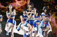 「AKB48 41stシングル 選抜総選挙～順位予想不可能、大荒れの一夜～」第1部コンサートの様子。 (c)AKS