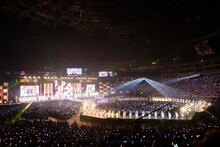 「AKB48 41stシングル 選抜総選挙～順位予想不可能、大荒れの一夜～」第1部コンサートの様子。 (c)AKS