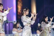 「AKB48 41stシングル 選抜総選挙～順位予想不可能、大荒れの一夜～」第1部コンサートの様子。 (c)AKS