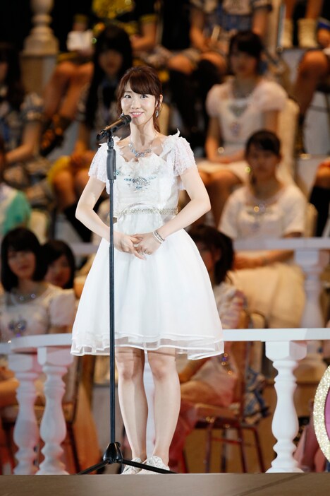 2位を獲得した柏木由紀。 (c)AKS