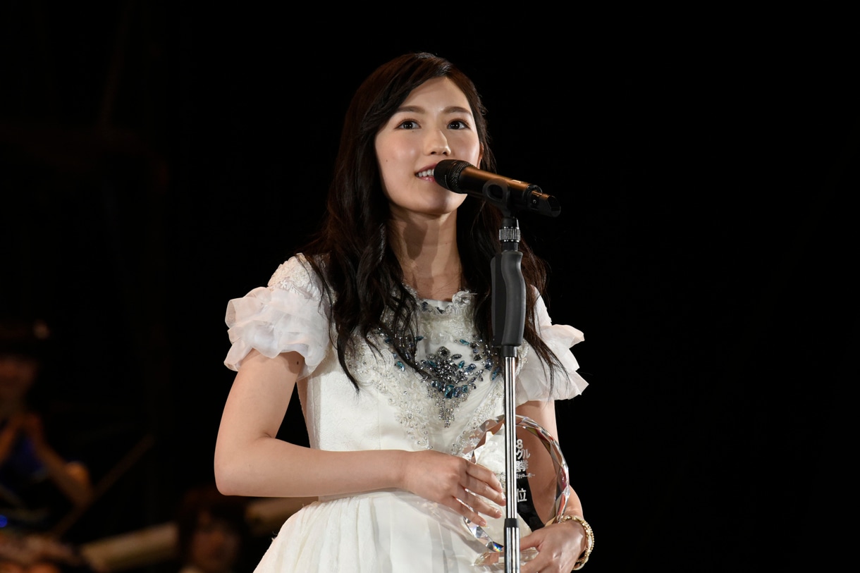 3位を獲得した渡辺麻友。 (c)AKS