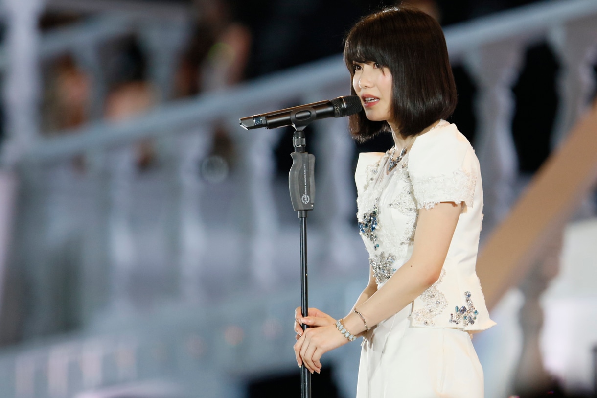 10位を獲得した横山由依。 (c)AKS