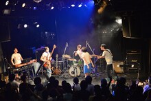 TWEEDEES「ショウほど素敵な商売はない」アンコールの様子。