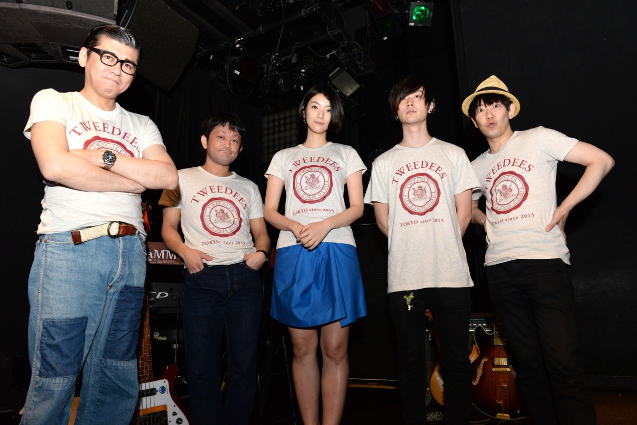 左から沖井礼二、坂和也、清浦夏実、シミズコウヘイ、原“GEN”秀樹。