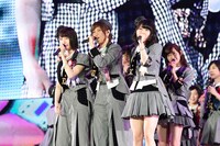 左から島崎遥香、宮澤佐江、横山由依。 (c)AKS