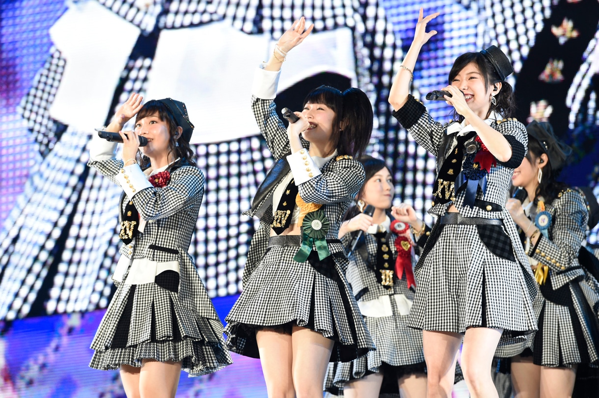 左から柴田阿弥、高柳明音、武藤十夢。 (c)AKS