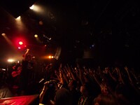 「CROWN TOUR」東京・UNIT公演の様子。（写真提供：日本クラウン）