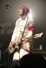 KATSU（G）（写真提供：キングレコード）