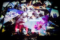 amazarashi 5th anniversary live「APOLOGIES」WWW公演の様子。（提供：ソニー・ミュージックアソシエイテッドレコーズ）