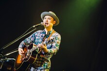 浜崎貴司 （撮影：山本倫子［MichikoYamamoto］）