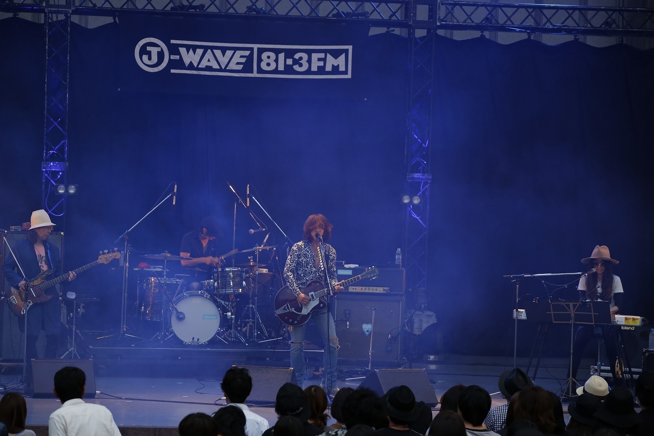 SHERBETS（写真提供：J-WAVE）