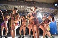 「アップアップガールズ（仮）新宿LOFT“ロックの日”決戦」の様子。