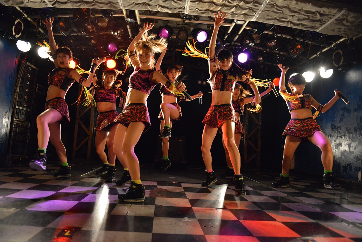 「アップアップガールズ（仮）新宿LOFT“ロックの日”決戦」の様子。