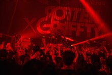 [Alexandros]（Photo by Yukihide “JON...” Takimoto）