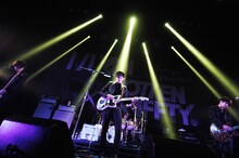 [Alexandros]（Photo by Yukihide “JON...” Takimoto）