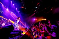 LiSA「LiVE is Smile Always～Launcher～」Zepp Tokyo公演の様子。（Photo by hajime kamiiisaka）