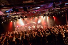 「つばき15th Anniversary 正夢になったフェス」アンコールの様子。（撮影：古溪一道）