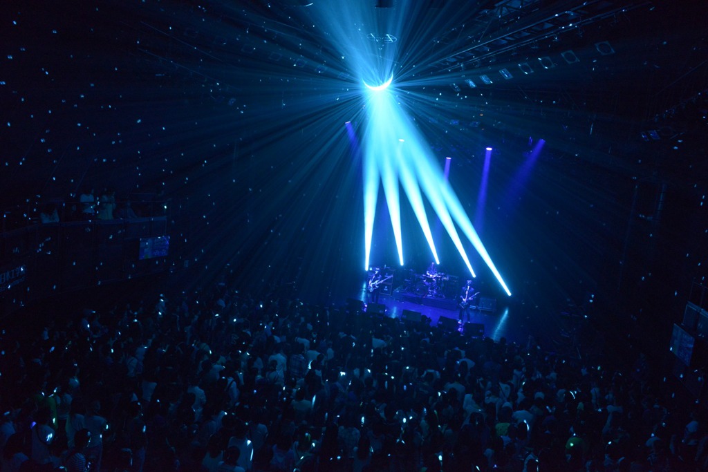 「tour geeks 2015」東京・赤坂BLITZ公演の様子。（撮影：河本悠貴）