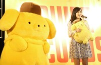 渡辺麻友「出逢いの続き」発売記念ミニライブの様子。（写真提供：ソニー・ミュージックレーベルズ）