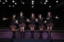 SKE48研究生になったドラフト2期生。左から上村亜柚香、一色嶺奈、白井琴望、水野愛理、菅原茉椰。 (c)AKS