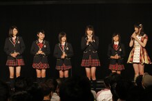 SKE48「手をつなぎながら」公演の様子。 (c)AKS