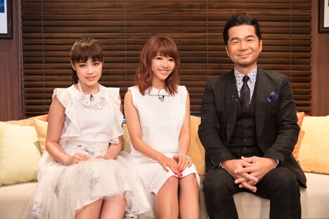左からE-girlsの鷲尾伶菜、Aya、DREAMS COME TRUEの中村正人。