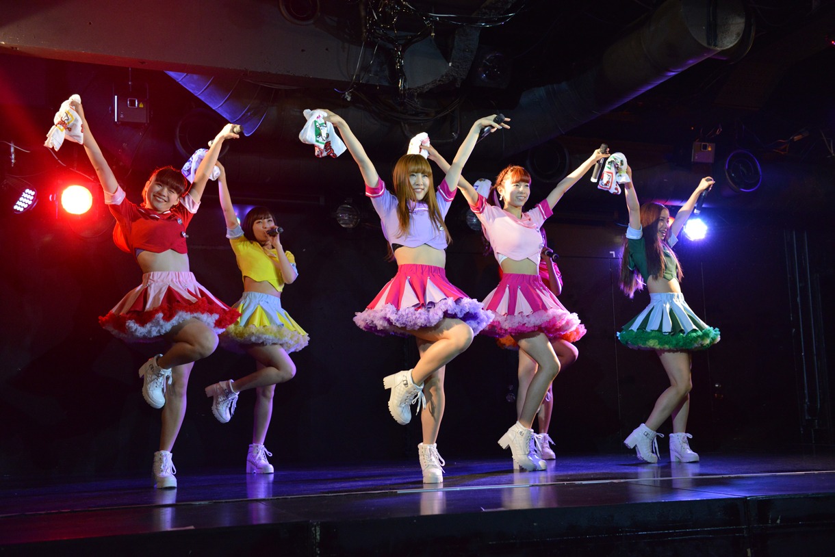 新曲「#PANAiii」を披露するChu-Z。