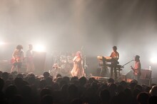 「ピエールフェス」大森靖子のライブの様子。（撮影：西槇太一）