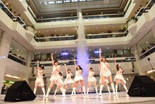 東京パフォーマンスドールによるメジャーデビュー1周年記念イベントの様子。
