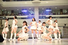 東京パフォーマンスドールによるメジャーデビュー1周年記念イベントの様子。