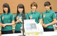 左から生田絵梨花、秋元真夏、橋本奈々未、深川麻衣。