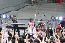 佐藤聡美「しゅがみ、君のとこまで“紙ヒコーキ”届けに行きます」の様子。