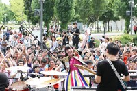 佐藤聡美「しゅがみ、君のとこまで“紙ヒコーキ”届けに行きます」の様子。