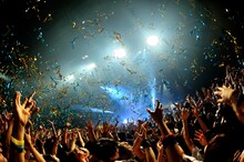 「BLUE ENCOUNT TOUR 2015 GRAB THE LIGHT」ツアーファイナルの様子。（Photo by MASANORI FUJIKAWA）