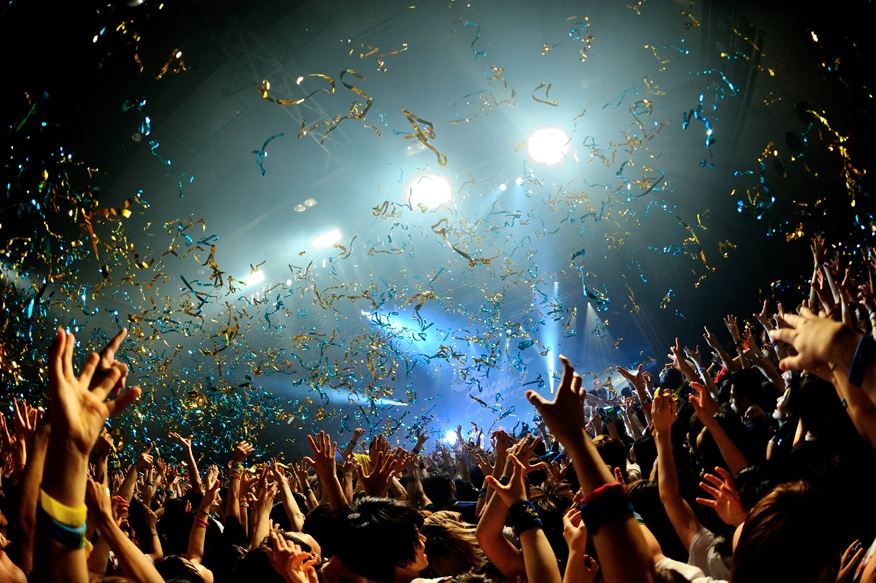 「BLUE ENCOUNT TOUR 2015 GRAB THE LIGHT」ツアーファイナルの様子。（Photo by MASANORI FUJIKAWA）