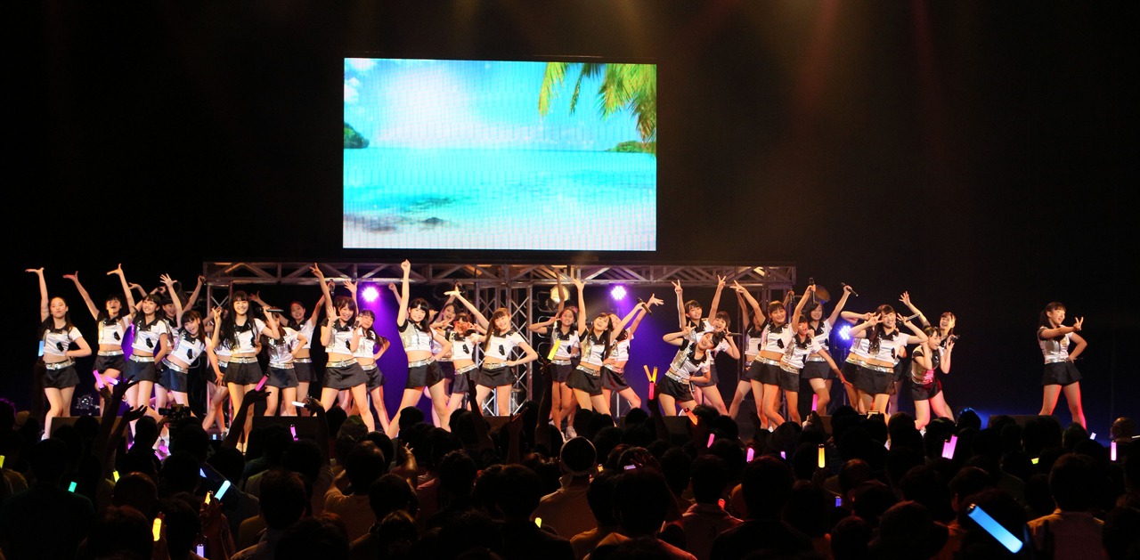 「ハロプロ研修生 発表会 2015～6月の生タマゴShow!～」東京・Zepp Tokyo公演の様子。（提供：アップフロントグループ）