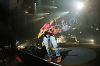 古村大介（G）（写真提供：キューンミュージック）