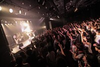 UNCHAIN「UNCHAIN Love & Groove Delivery Tour 2015」東京・LIQUIDROOM公演の様子。 （Photo by watanabe "kool" syo）