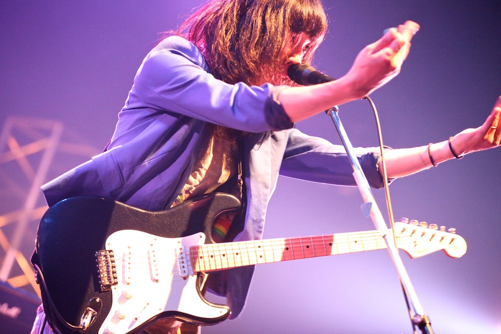 玉屋2060%（Vo, G）（Photo by Viola Kam）