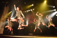 「Cheeky Parade LIVE HOUSE TOUR2015 ～Cheeky Boot Camp～」ライブの様子。
