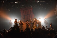 「Cheeky Parade LIVE HOUSE TOUR2015 ～Cheeky Boot Camp～」ライブの様子。